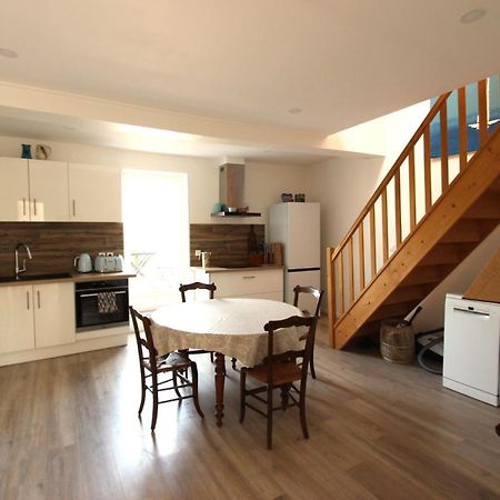 Joli Appartement Avec Balcon Au Coeur De Forcalquier Exteriör bild