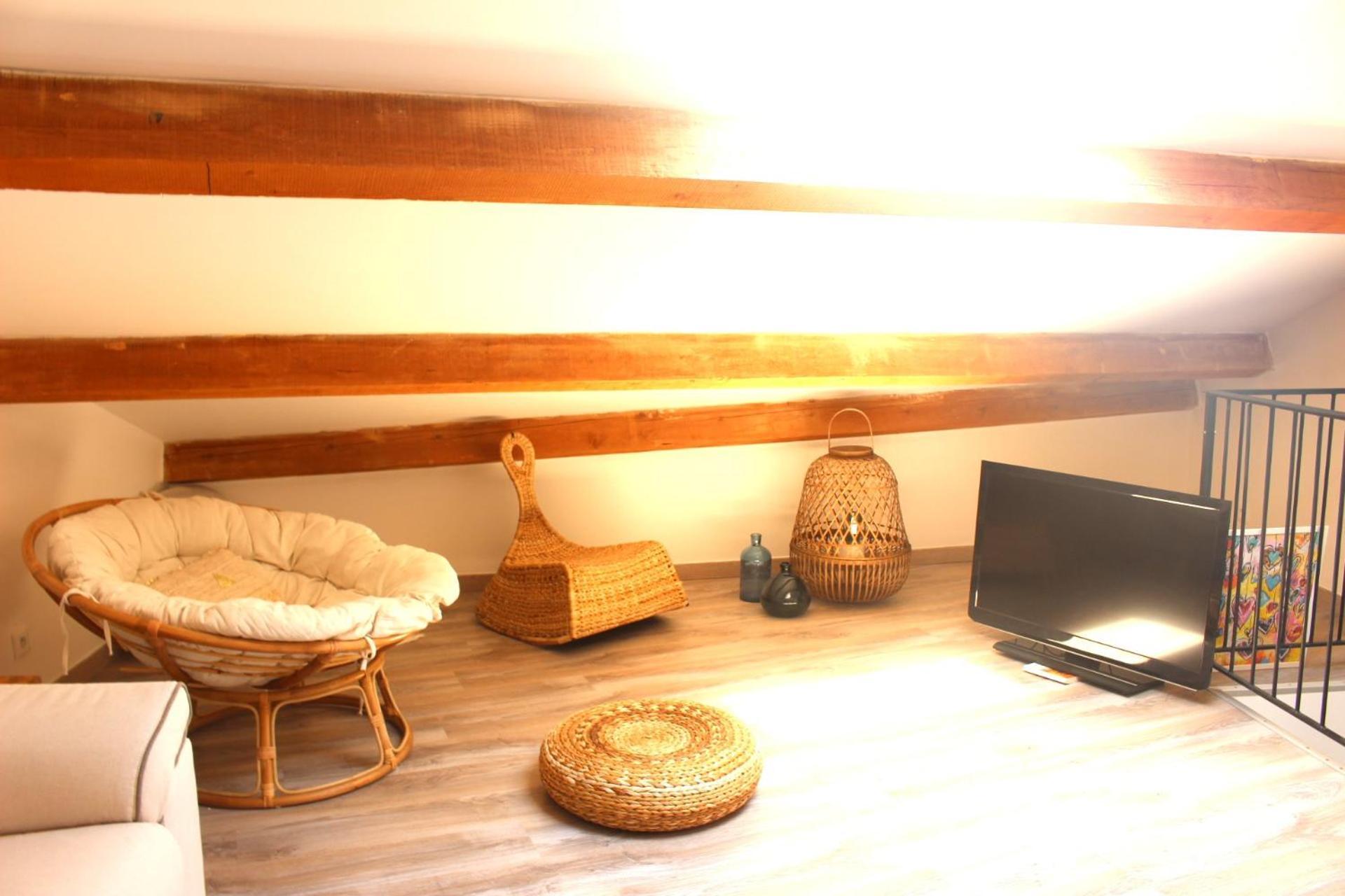 Joli Appartement Avec Balcon Au Coeur De Forcalquier Exteriör bild