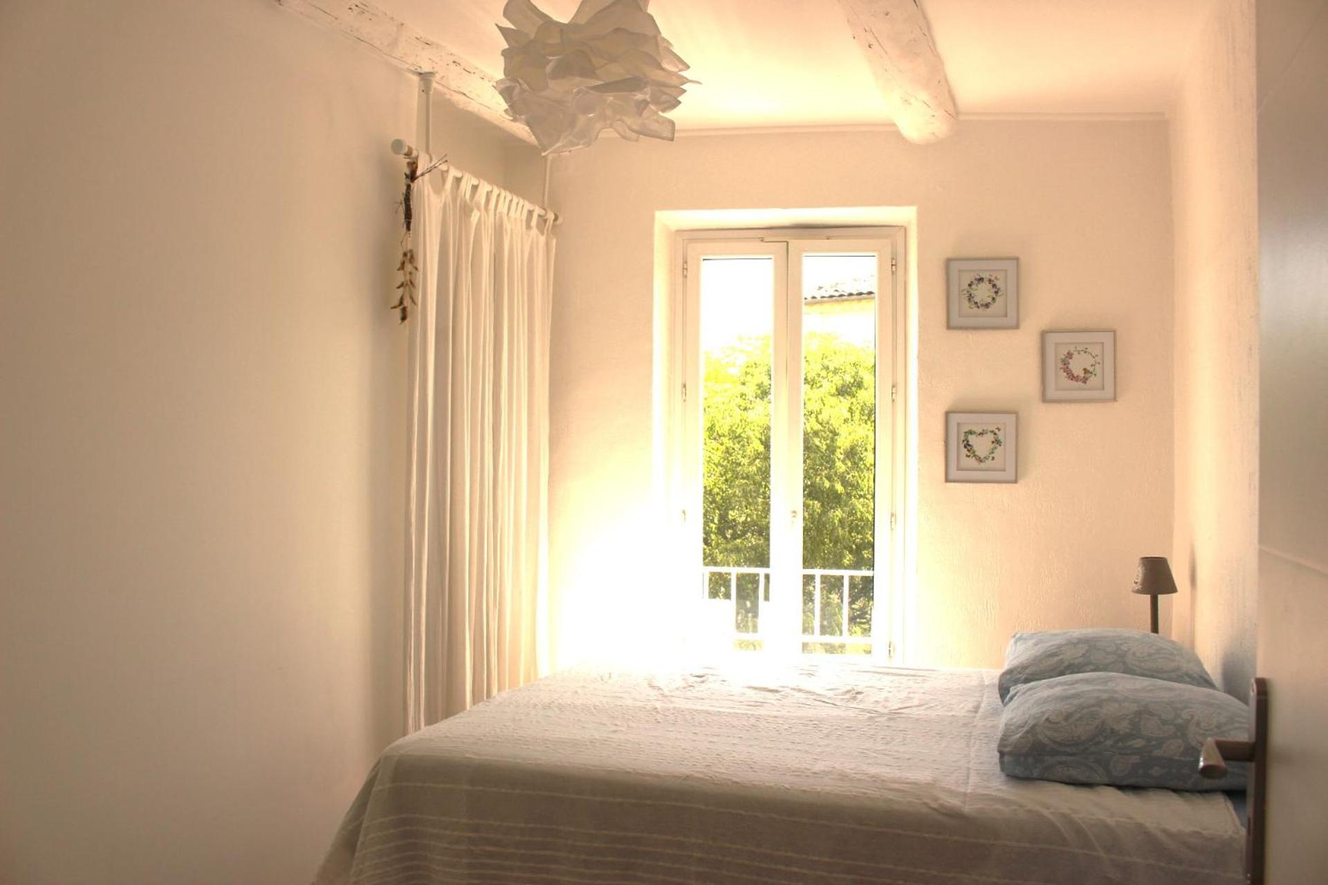 Joli Appartement Avec Balcon Au Coeur De Forcalquier Exteriör bild