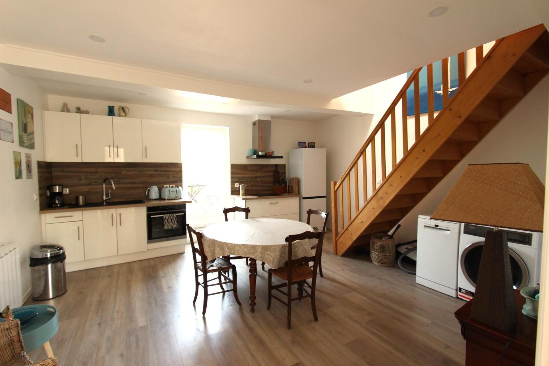 Joli Appartement Avec Balcon Au Coeur De Forcalquier Exteriör bild